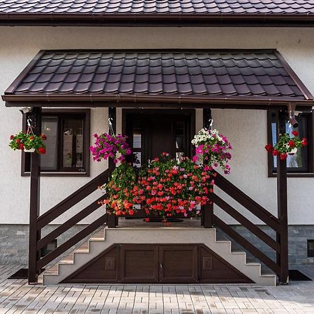 K'Raman Hotel Ramnicu Valcea Exterior photo