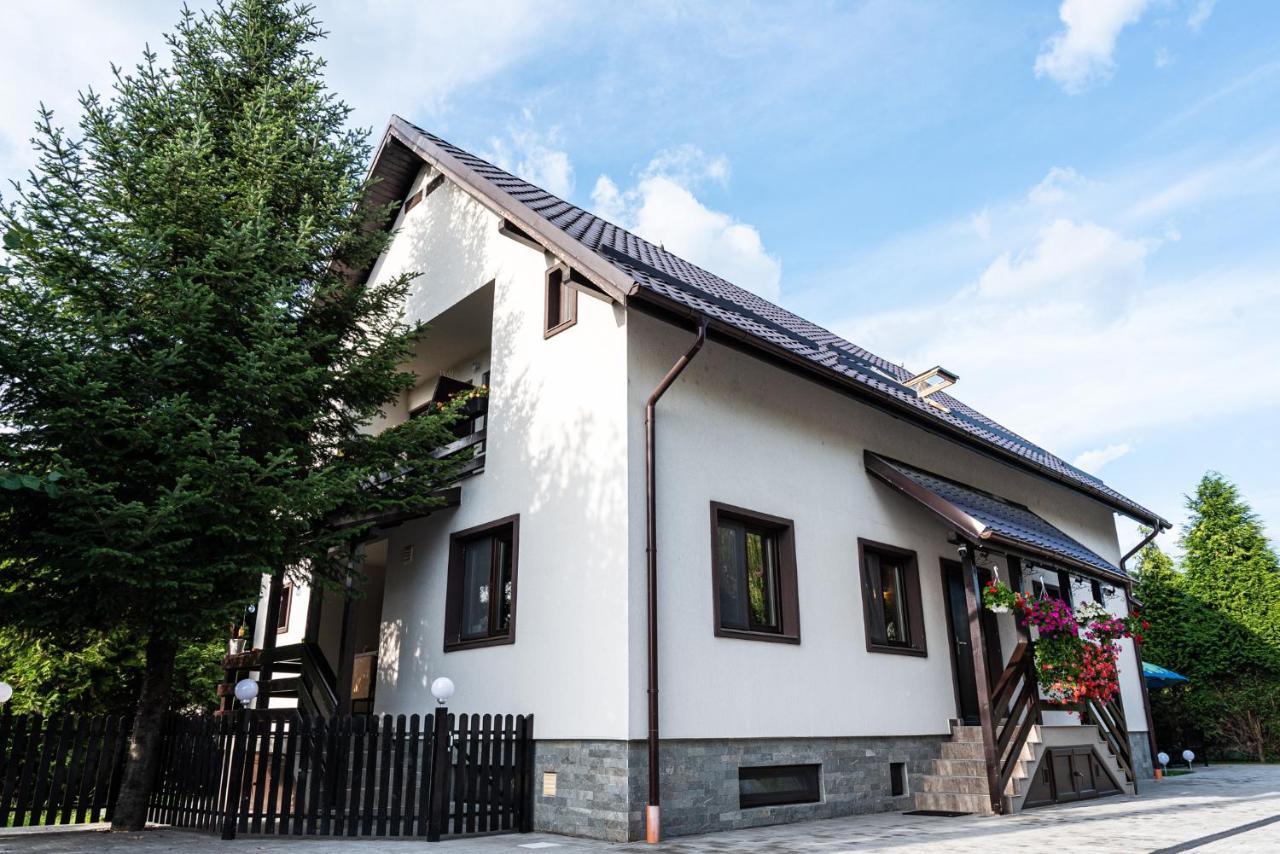 K'Raman Hotel Ramnicu Valcea Exterior photo