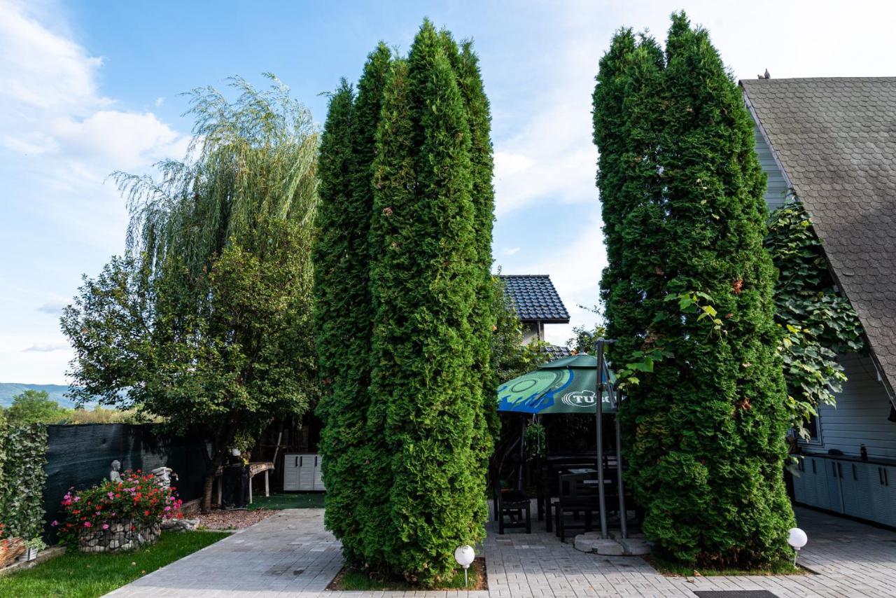K'Raman Hotel Ramnicu Valcea Exterior photo